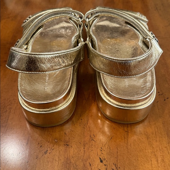 NWT Tory Burch Kira Sport Sandal SPARK GOLD Size: 9 price is firm - Picture 4 of 5